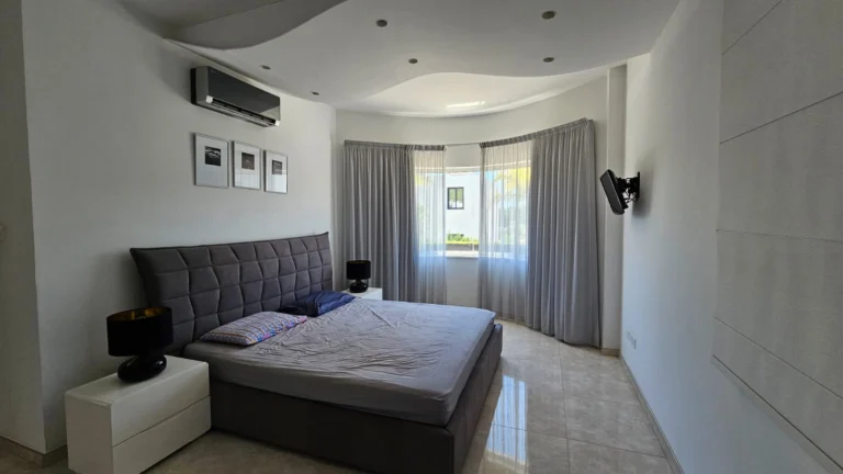 4 Bedroom House for Sale in Chlorakas, Paphos District