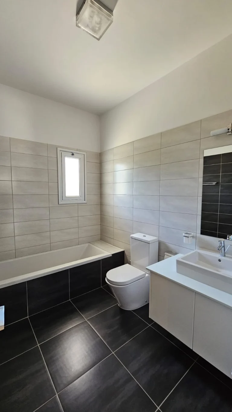 4 Bedroom House for Sale in Chlorakas, Paphos District