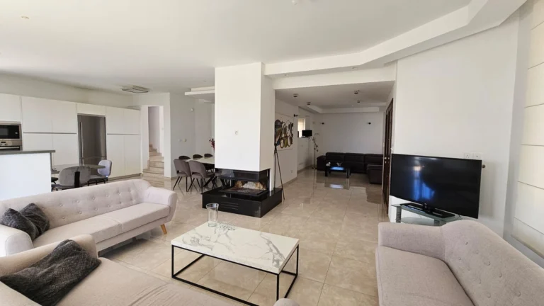 4 Bedroom House for Sale in Chlorakas, Paphos District