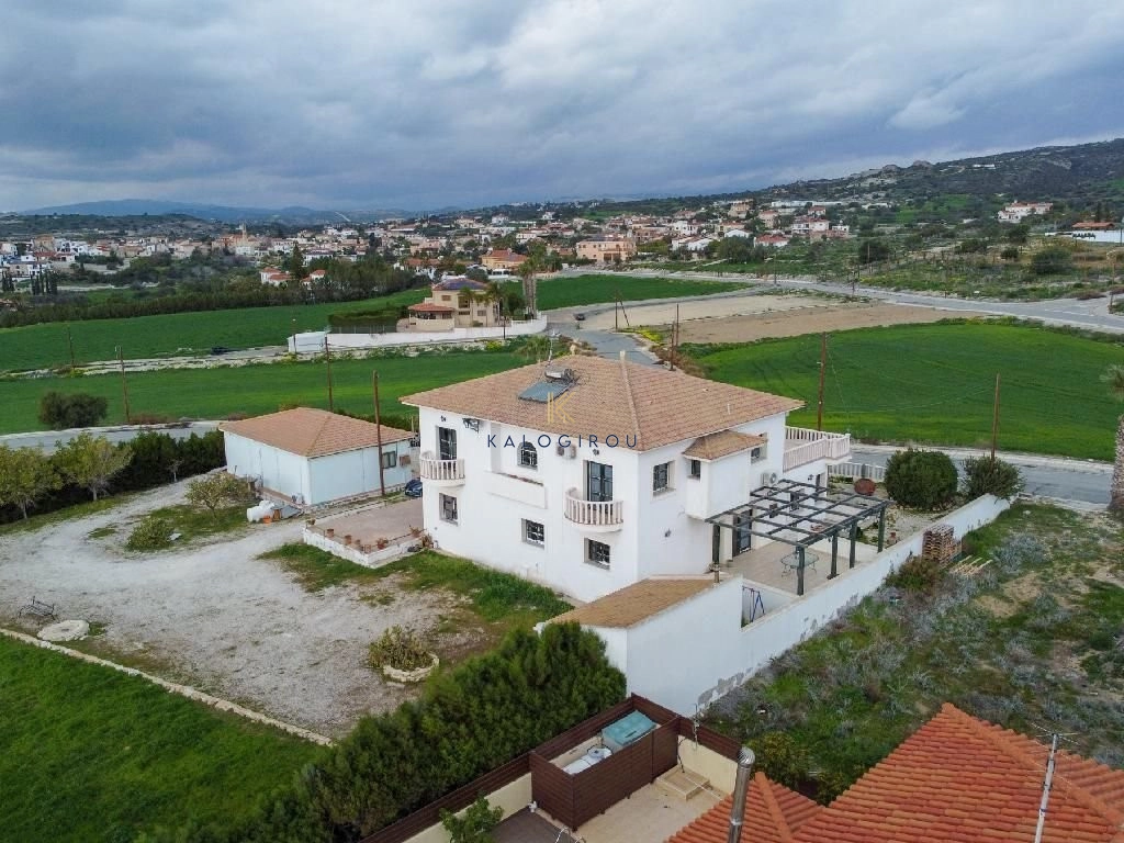 5 Bedroom House for Sale in Maroni, Larnaca District