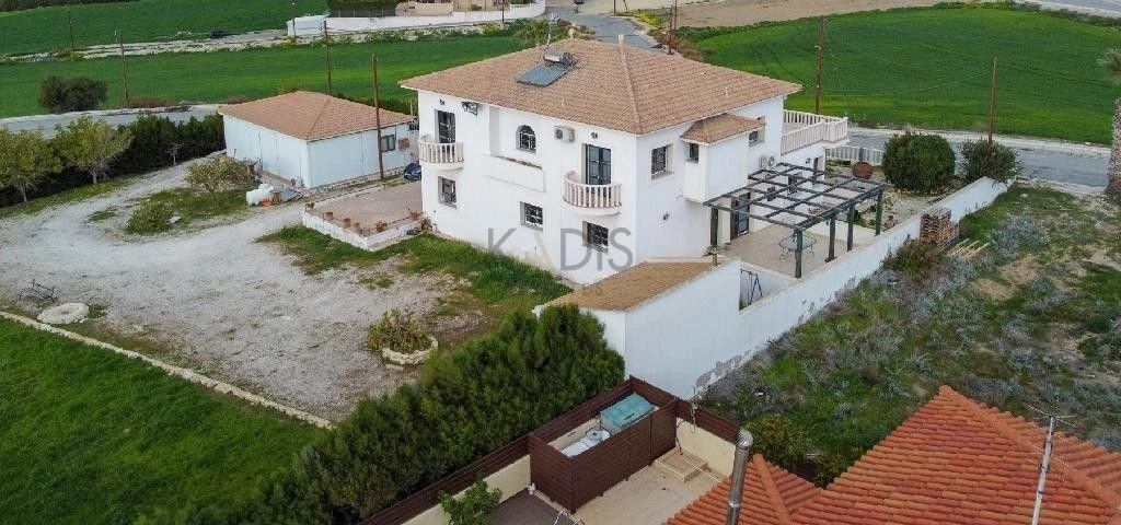 5 Bedroom House for Sale in Maroni, Larnaca District