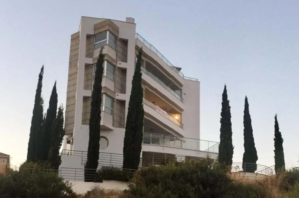 4 Bedroom Apartment for Rent in Germasogeia, Limassol District