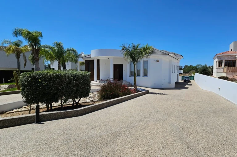 4 Bedroom House for Rent in Chlorakas, Paphos District