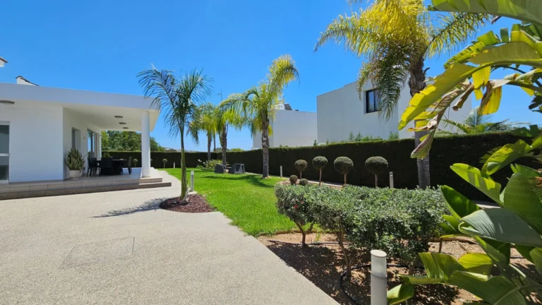 4 Bedroom House for Rent in Chlorakas, Paphos District