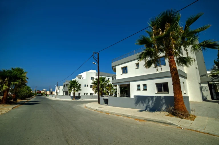 3 Bedroom Apartment for Sale in Tombs Of the Kings, Paphos District