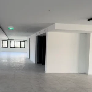 Офис 1020 м² в аренду в Лимассоле – Неаполис