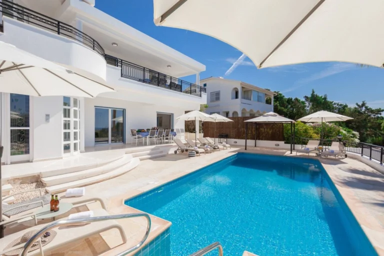 5 Bedroom House for Sale in Coral Bay, Paphos District