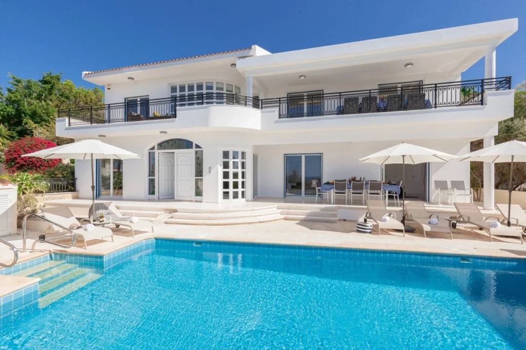 5 Bedroom House for Sale in Coral Bay, Paphos District