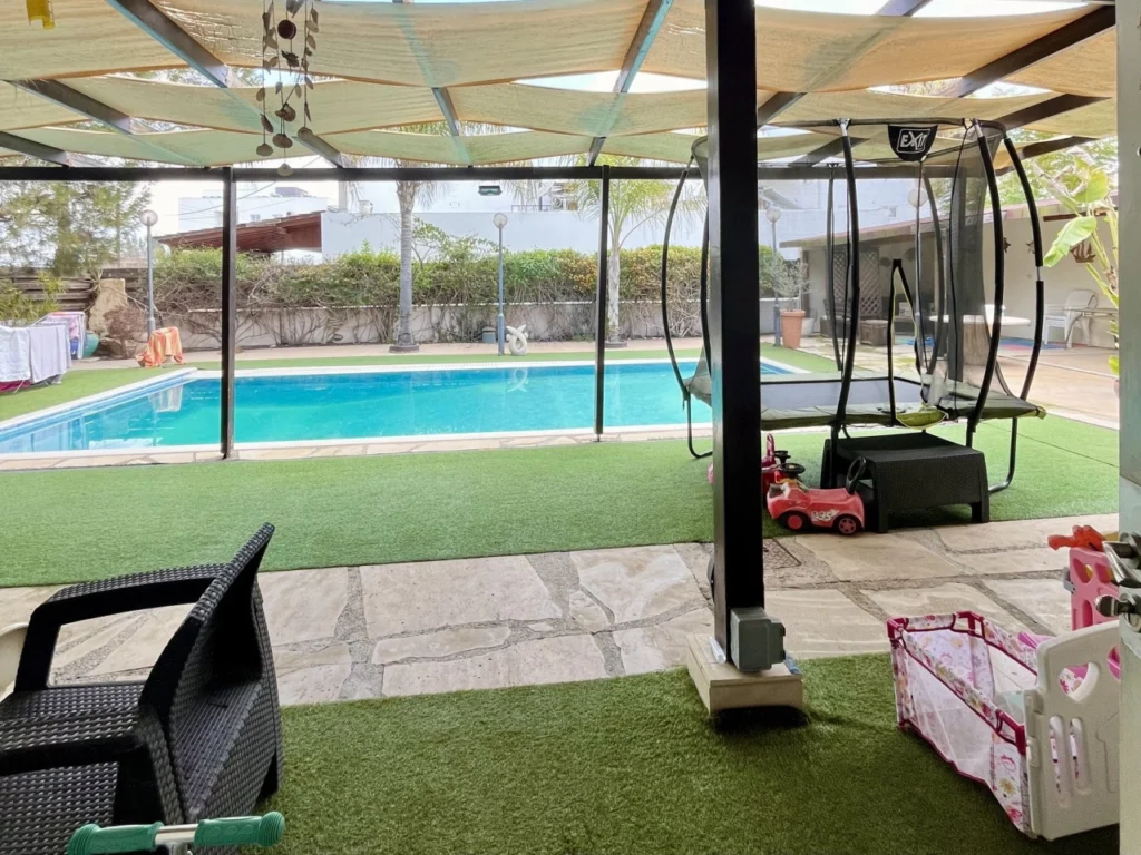 4 Bedroom House for Sale in Agios Dometios, Nicosia District
