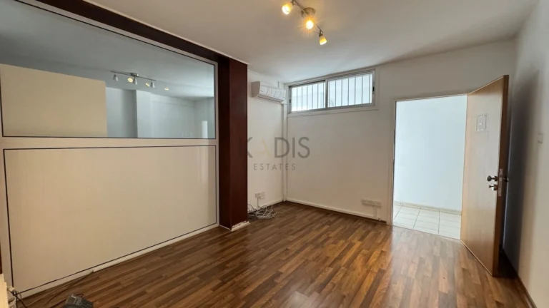 90m² Office for Rent in Limassol District
