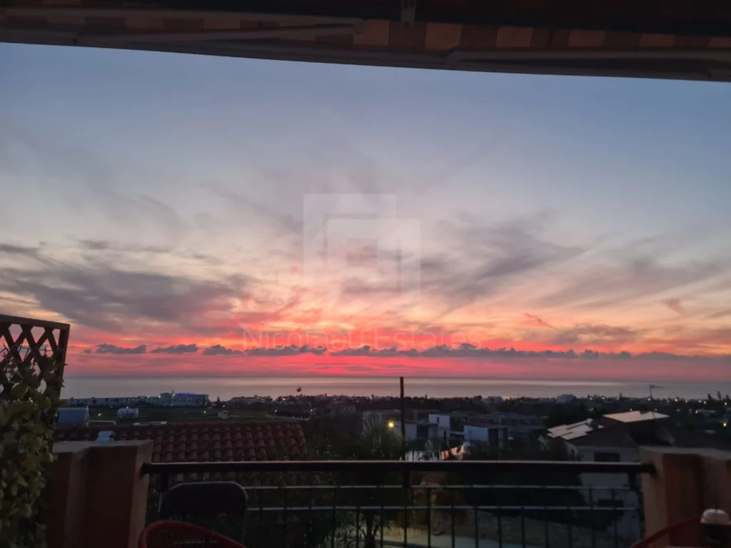 3 Bedroom House for Sale in Chlorakas, Paphos District