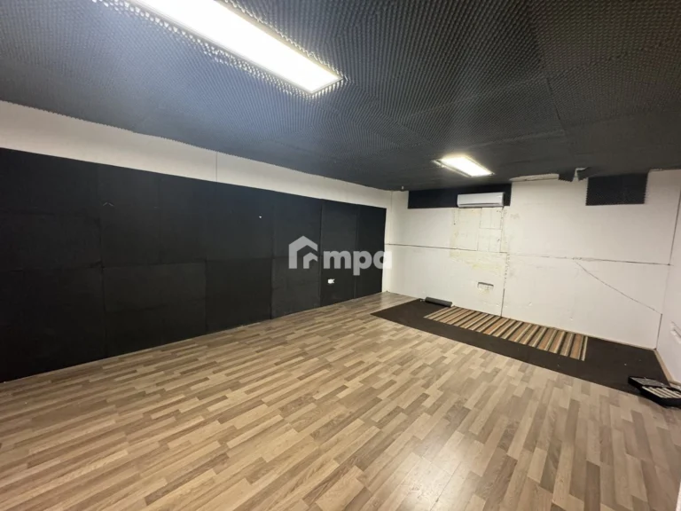 282m² Commercial for Rent in Agios Dometios, Nicosia District