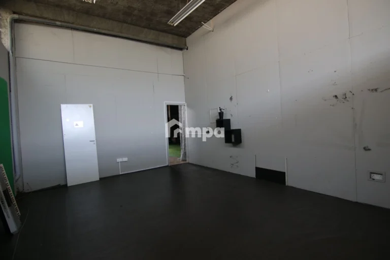 282m² Commercial for Rent in Agios Dometios, Nicosia District