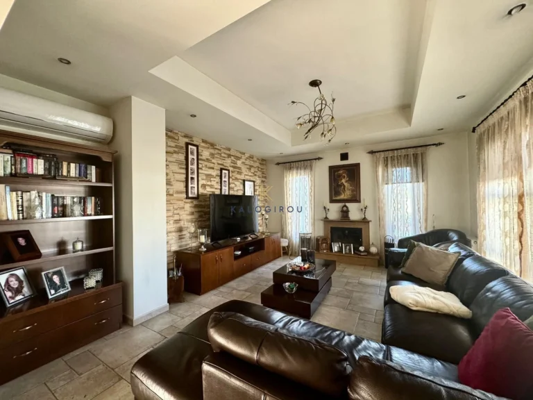 4 Bedroom House for Sale in Aradippou, Larnaca District