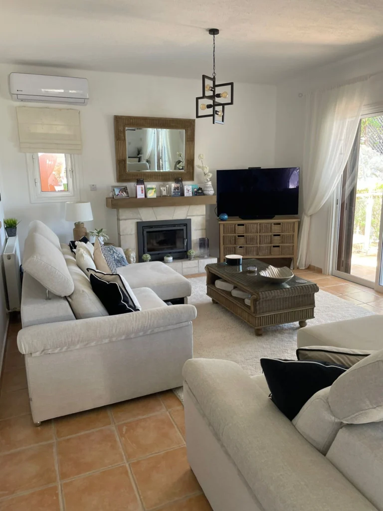 3 Bedroom House for Sale in Kamares, Paphos District