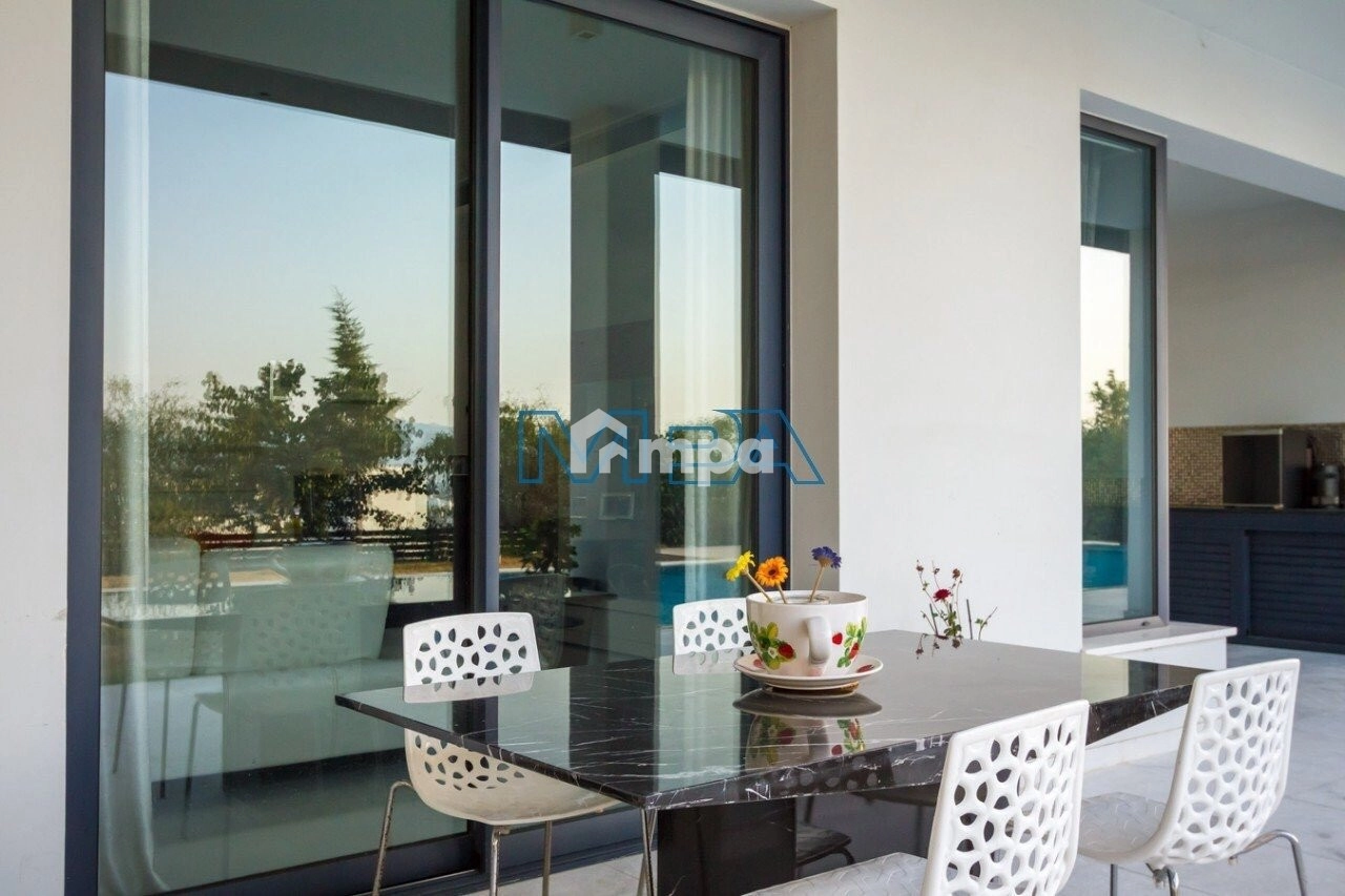 700m² House for Rent in Engomi, Nicosia District
