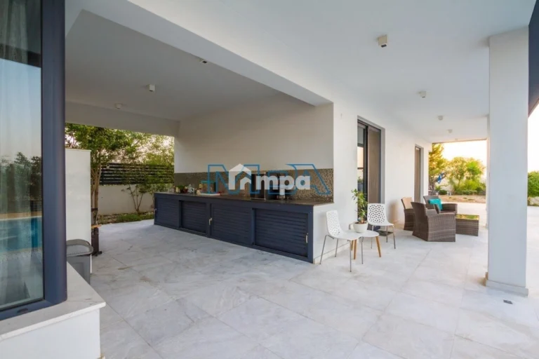 700m² House for Rent in Engomi, Nicosia District