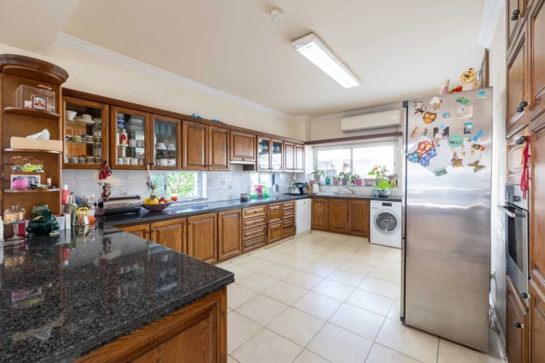 616m² House for Sale in Limassol – Kapsalos