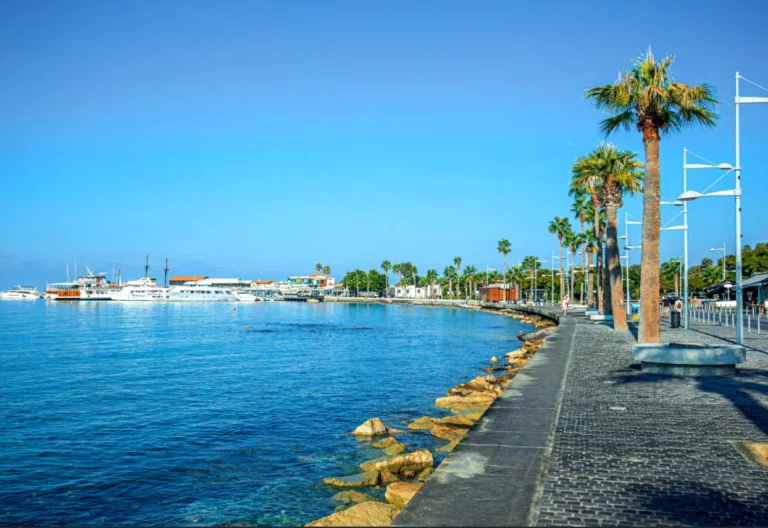 2 Bedroom Apartment for Sale in Larnaca – Finikoudes