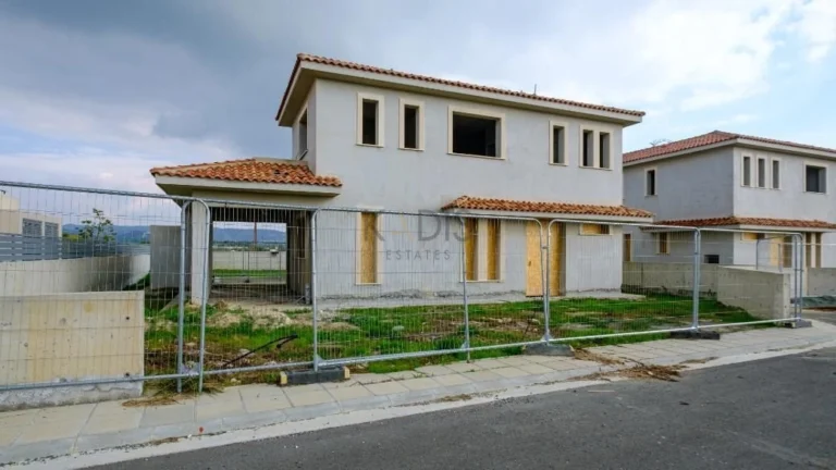 3 Bedroom House for Sale in Kalavasos, Larnaca District