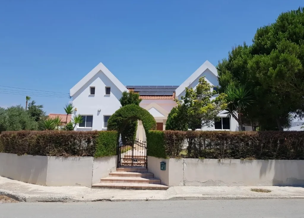 5 Bedroom House for Sale in Pentakomo, Limassol District