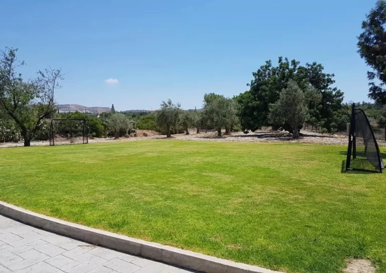 5 Bedroom House for Sale in Pentakomo, Limassol District