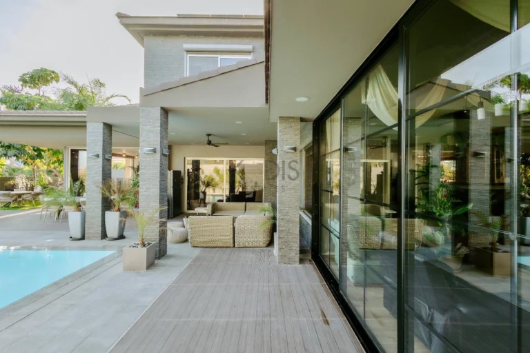 5 Bedroom House for Sale in Limassol – Agios Athanasios