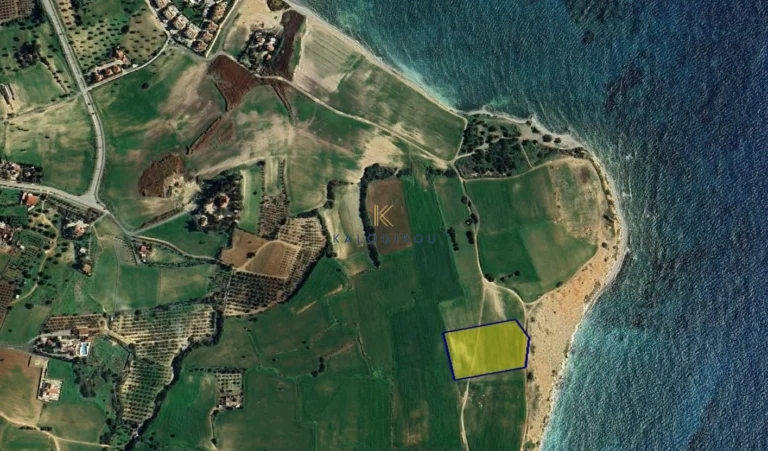 10,703m² Plot for Sale in Mazotos, Larnaca District