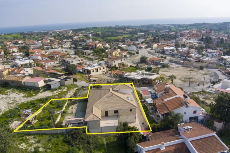 4 Bedroom House for Sale in Maroni, Larnaca District