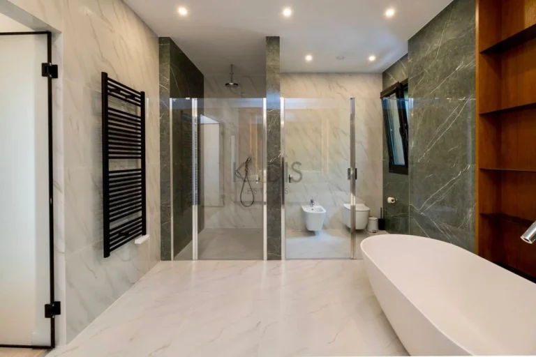 900m² House for Sale in Limassol District