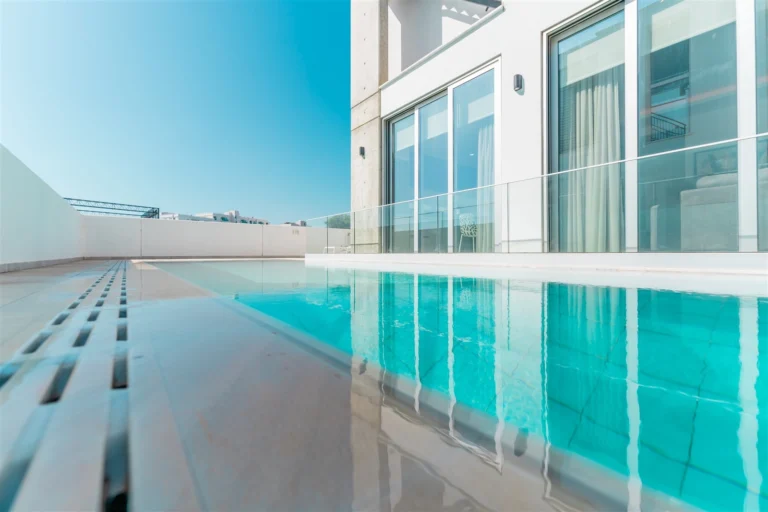 5 Bedroom House for Sale in Oroklini, Larnaca District