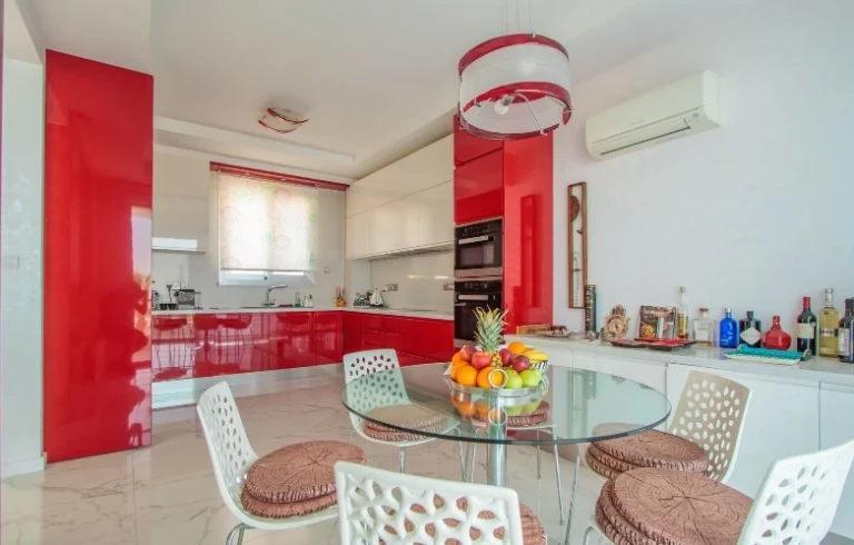 5 Bedroom House for Rent in Agios Tychonas, Limassol District