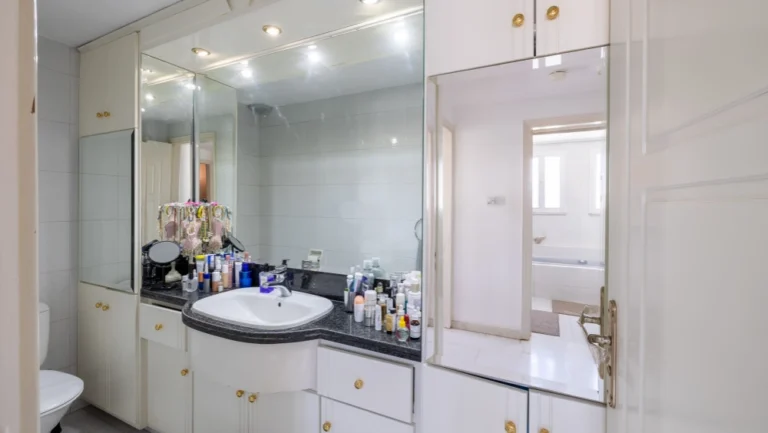 6+ Bedroom House for Sale in Limassol – Kapsalos