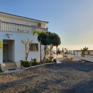 5 Bedroom House for Sale in Kissonerga, Paphos District