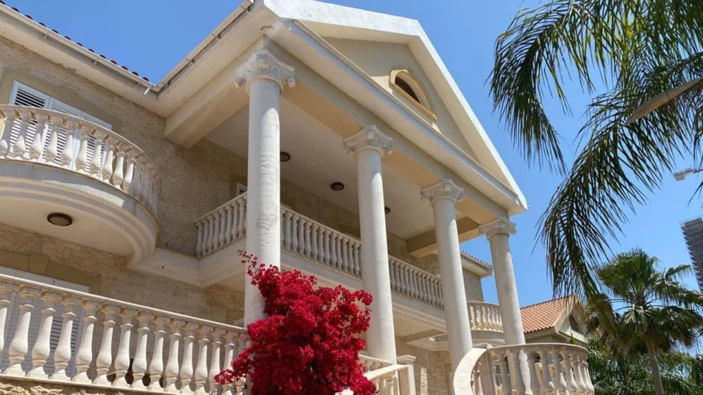 6+ Bedroom House for Sale in Limassol District