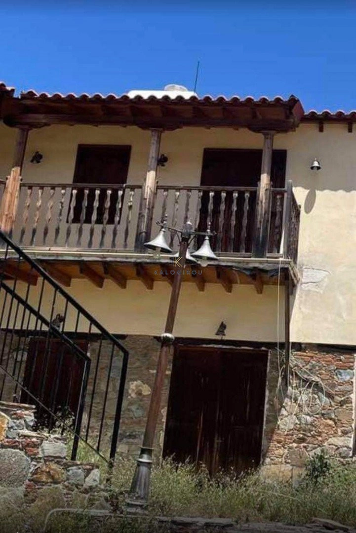 3 Bedroom House for Sale in Agioi Vavatsinias, Larnaca District