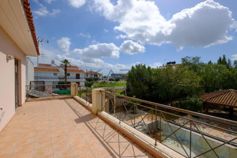 3 Bedroom House for Sale in Strovolos, Nicosia District