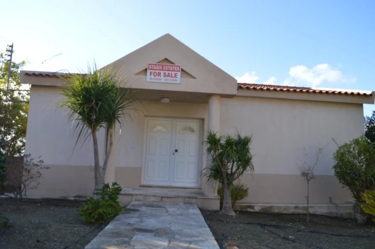 5 Bedroom House for Sale in Tala, Paphos District