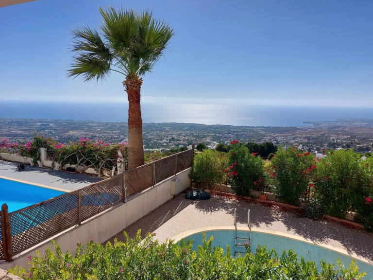 5 Bedroom House for Sale in Tala, Paphos District