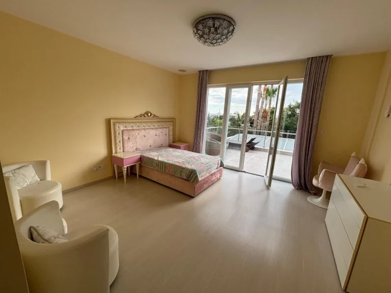 5 Bedroom House for Sale in Pyrgos Lemesou, Limassol District