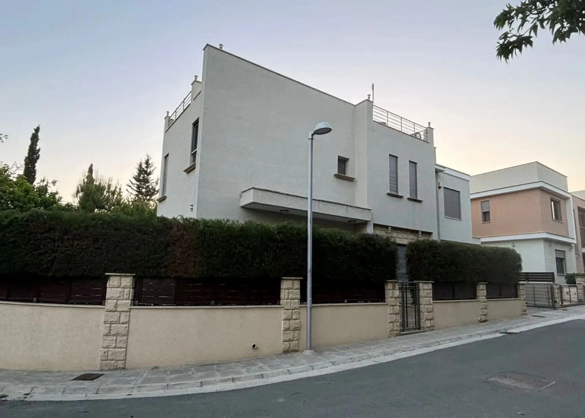 4 Bedroom House for Sale in Amathounta, Limassol District