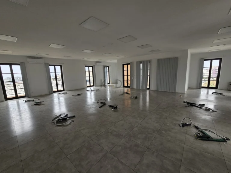 Офис 215 м² в аренду в Лимассоле – Агиос Афанасиос