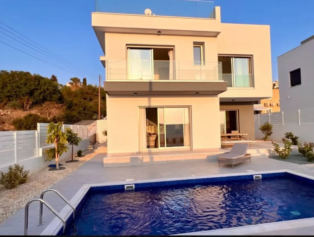 3 Bedroom House for Sale in Chlorakas, Paphos District
