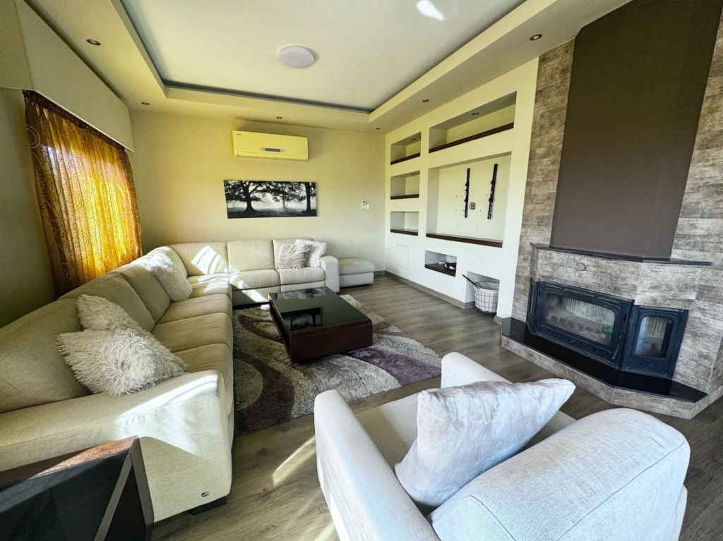 4 Bedroom Apartment for Rent in Limassol – Petrou kai Pavlou