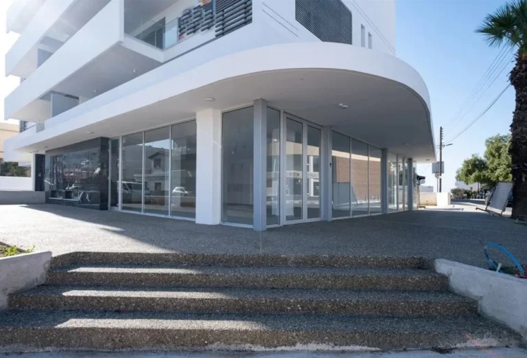 223m² Commercial for Sale in Strovolos, Nicosia District