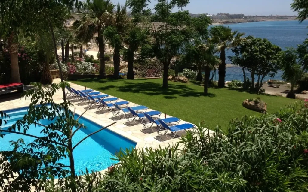 6+ Bedroom House for Sale in Chlorakas, Paphos District