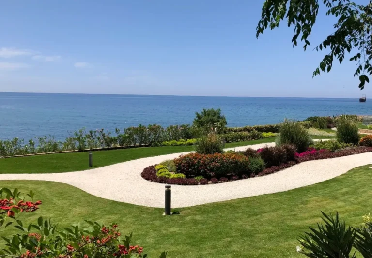 6+ Bedroom House for Sale in Chlorakas, Paphos District