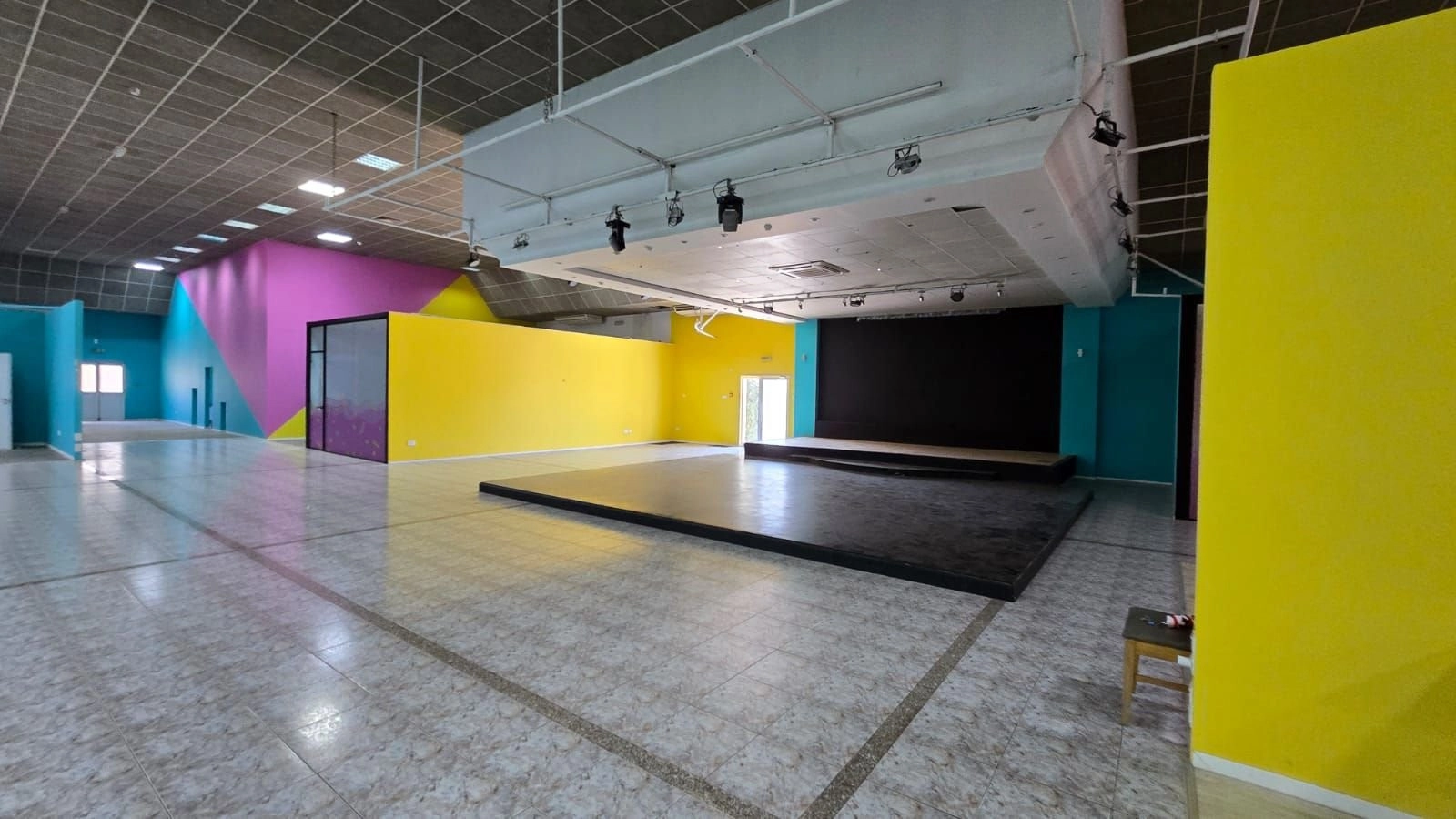 1450m² Office for Rent in Limassol – Zakaki
