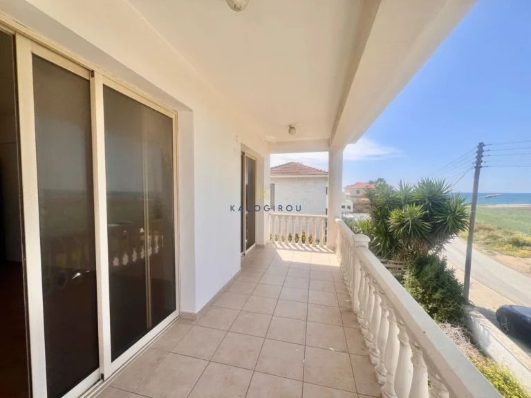 3 Bedroom House for Sale in Pervolia Larnacas