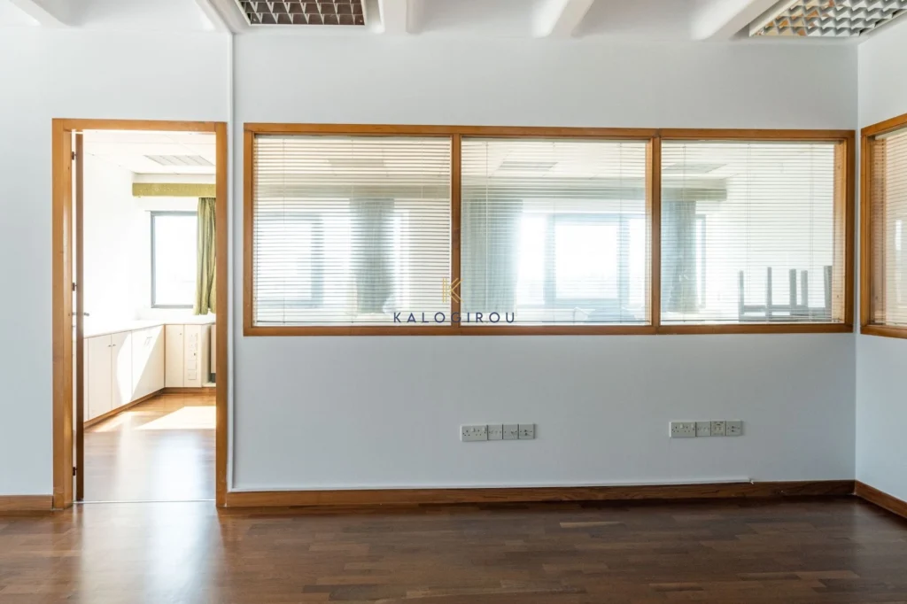 238m² Office for Rent in Agioi Omologites, Nicosia District